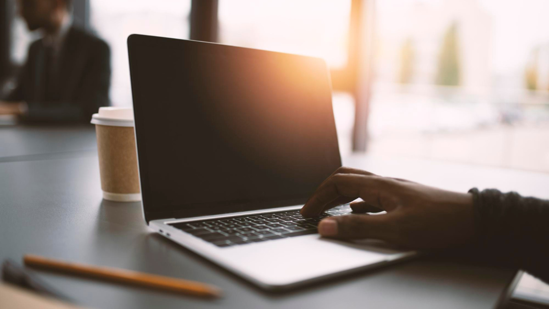 Quel est le meilleur choix pour les étudiants : tablette tactile ou PC portable ?